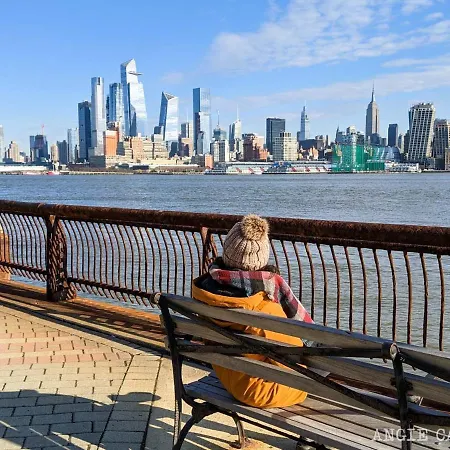 Villa Tranquil Town House With Parking And Laundry - Just 25 Minutes To Time Square! à Jersey City Extérieur photo