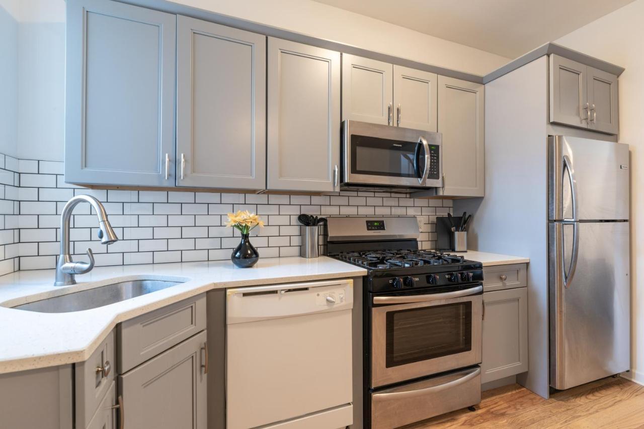 Holiday home Tranquil Town House With Parking And Laundry - Just 25 Minutes To Time Square! *