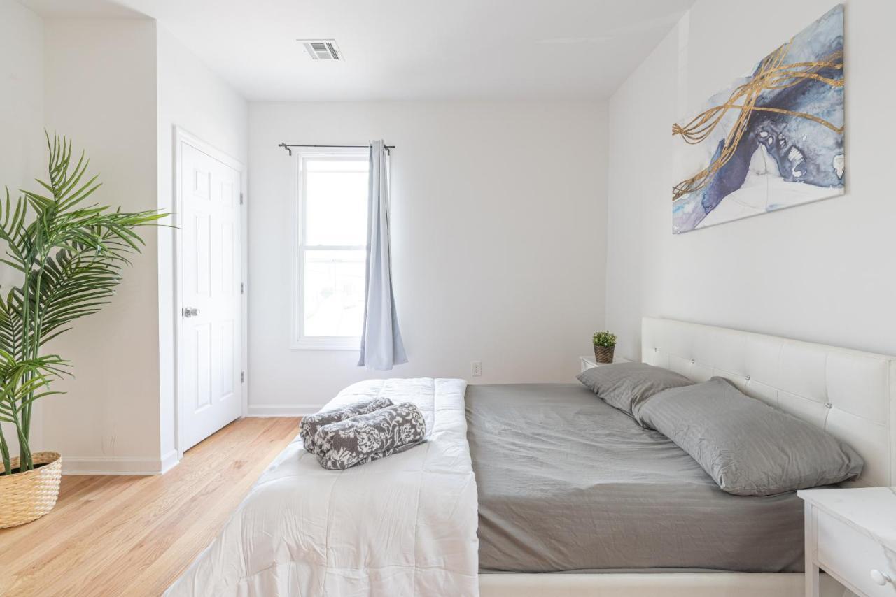 Tranquil Town House With Parking And Laundry - Just 25 Minutes To Time Square! Hébergement de vacances