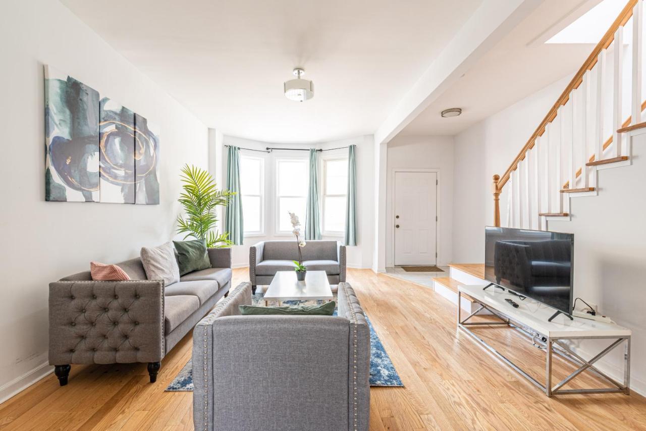 Tranquil Town House With Parking And Laundry - Just 25 Minutes To Time Square!