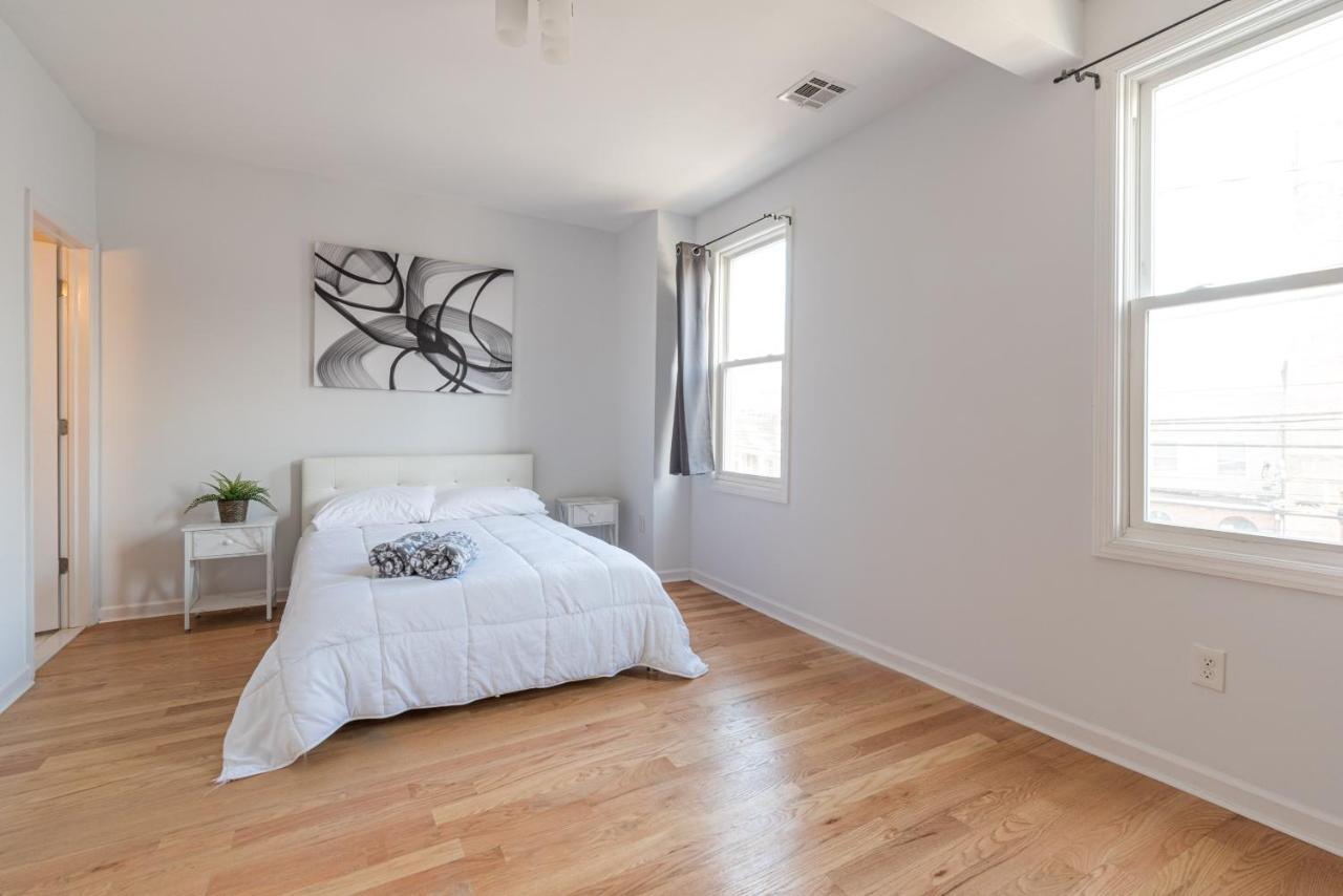 Tranquil Town House With Parking And Laundry - Just 25 Minutes To Time Square! Hébergement de vacances