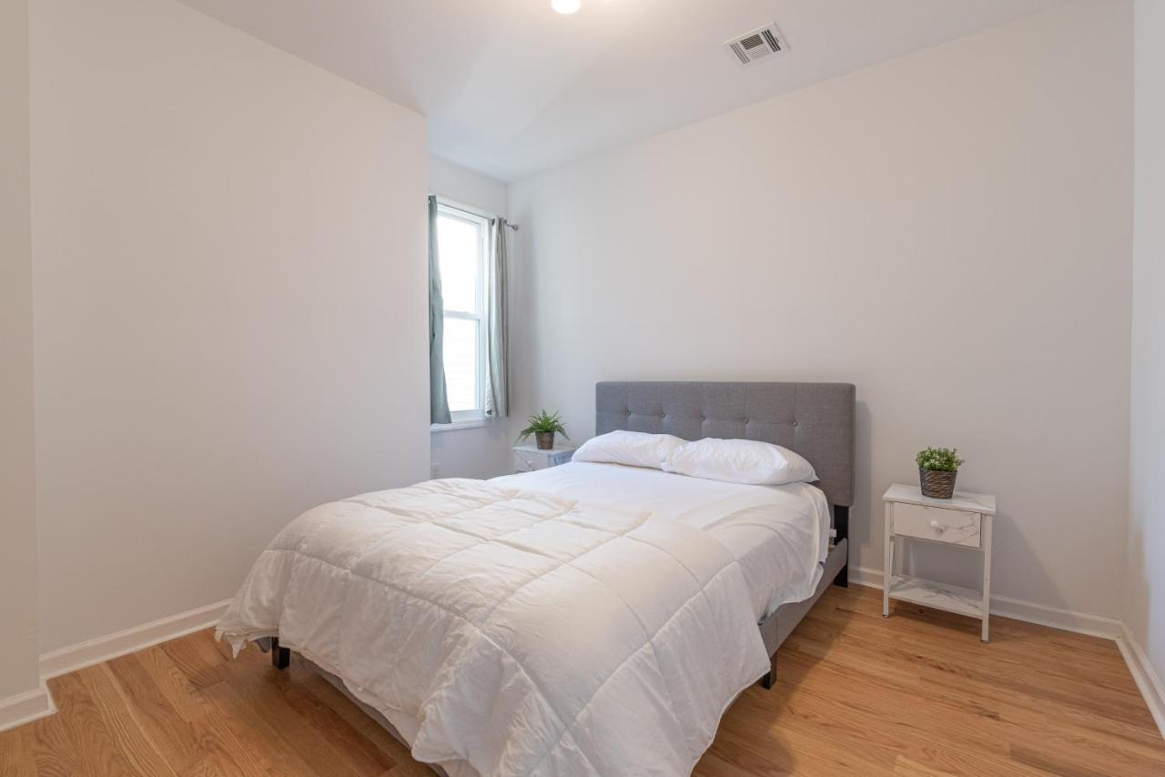 Tranquil Town House With Parking And Laundry - Just 25 Minutes To Time Square!