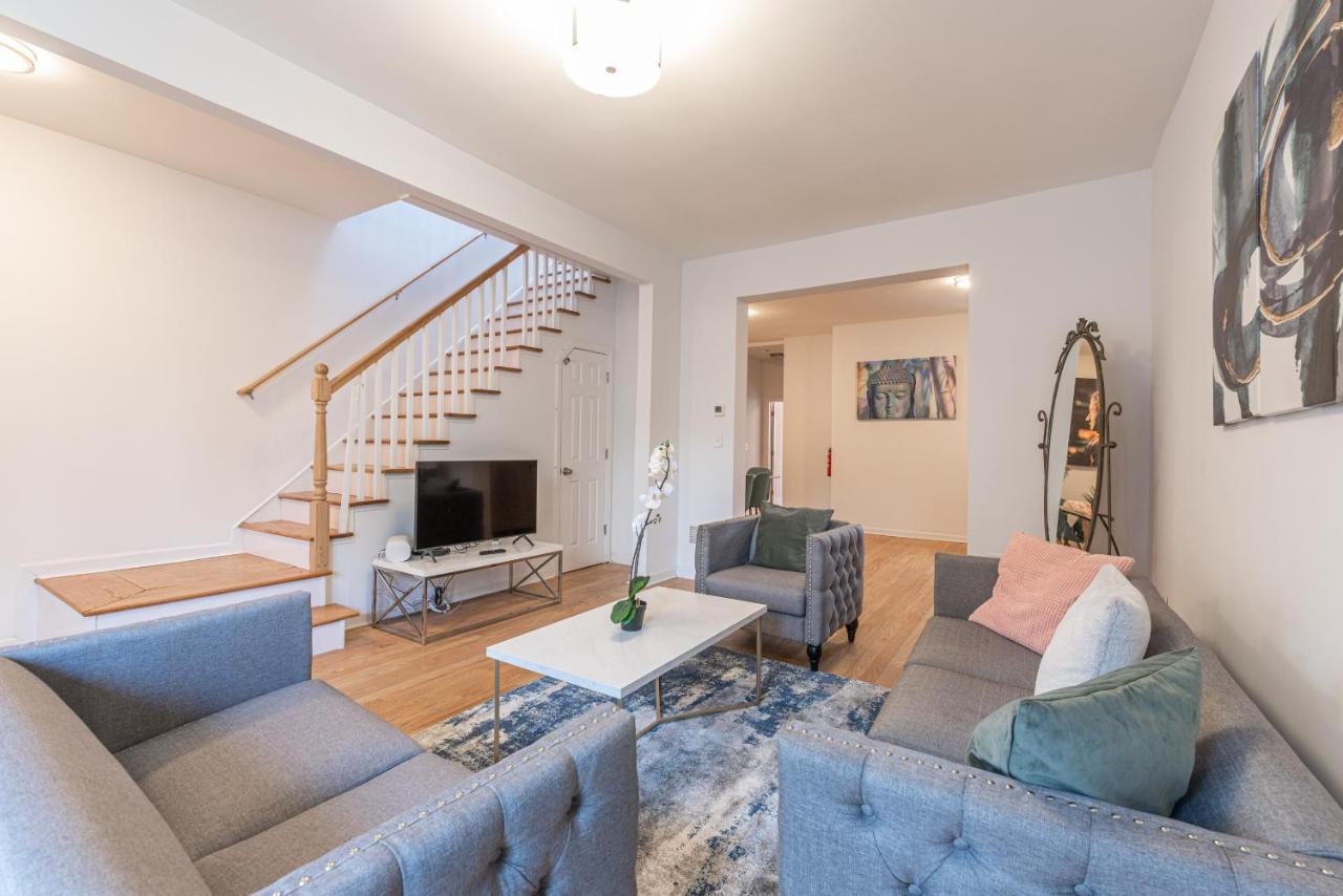 Tranquil Town House With Parking And Laundry - Just 25 Minutes To Time Square! *